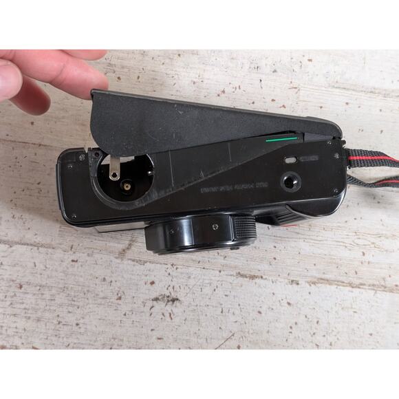 Vtg Fuji TW-300 38/65mm Film Camera w Case Pre-Winding Point Shoot PARTS/REPAIR - Picture 8 of 15